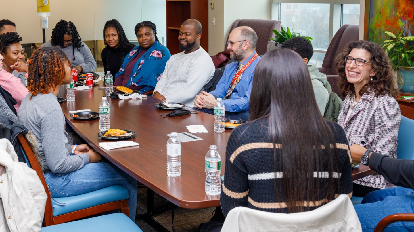 Apply | Health Equity Scholars | School Of Public Health | Brown University